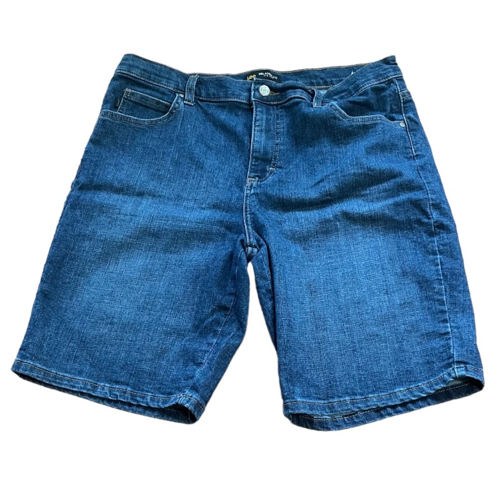 NWOT • Lee Relaxed Fit Mid Rise Bermuda Jean Shorts
